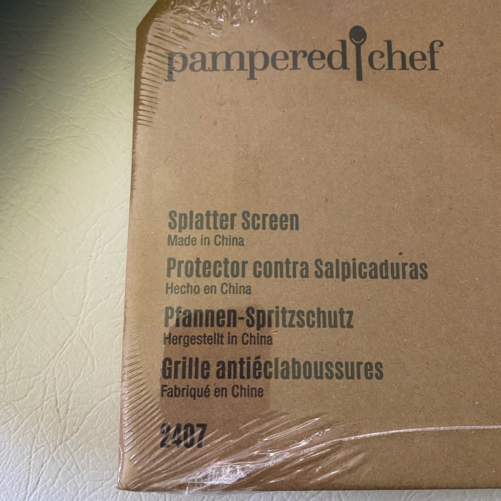 Brand new in package pamper chef splatter screen
